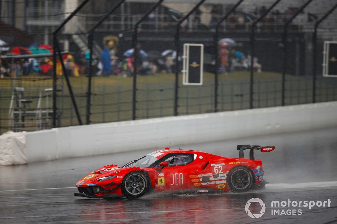 #62 Risi Competizione Ferrari 296 GT3: Daniel Serra, Davide Rigon