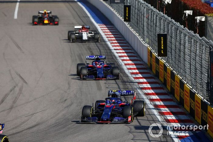 Pierre Gasly, Toro Rosso STR14, Daniil Kvyat, Toro Rosso STR14, Kimi Raikkonen, Alfa Romeo Racing C38, Alex Albon, Red Bull RB15