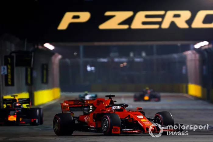 Sebastian Vettel, Ferrari SF90,  Max Verstappen, Red Bull Racing RB15
