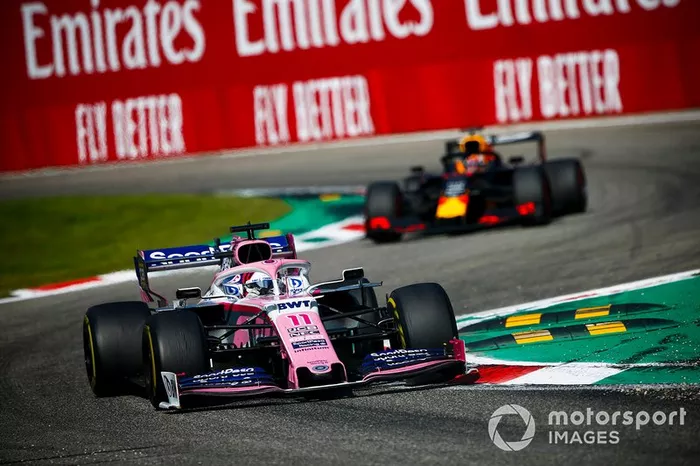 Pérez segura Verstappen