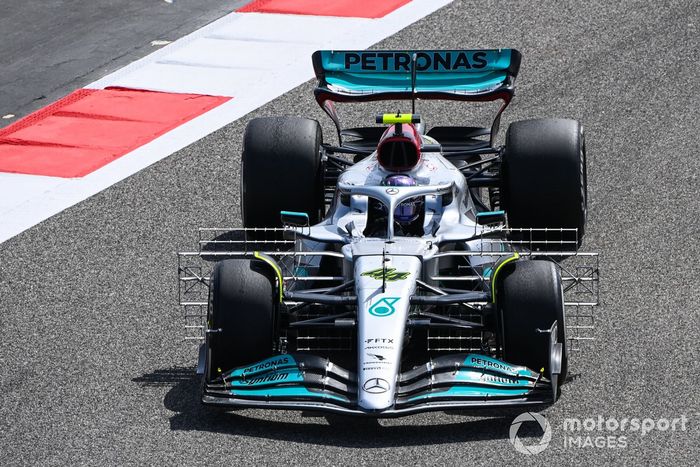 Lewis Hamilton, Mercedes W13