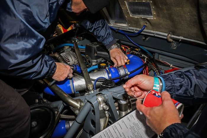 Verificaciones en Paul Ricard antes del embarque del Dakar 2020