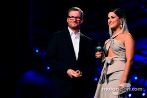 Dale Earnhardt Jr. y Cassadee Pope