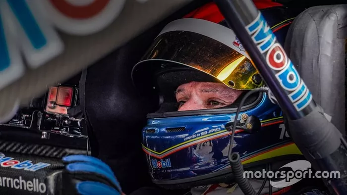 Rubens Barrichello tem capacete alusivo ao de Tuka Rocha em Goiânia
