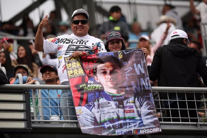 Daniel Suarez fans