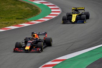 Max Verstappen, Red Bull Racing RB15, leads Daniel Ricciardo, Renault R.S.19