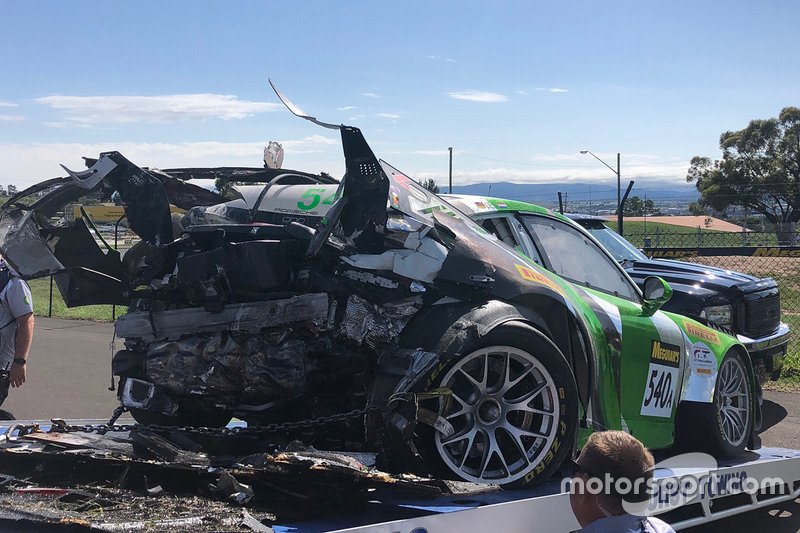 Así quedó el #540 Black Swan Racing Porsche 911 GT3-R de Tim Pappas, Jeroen Bleekemolen y Marc Lieb tras el accidente