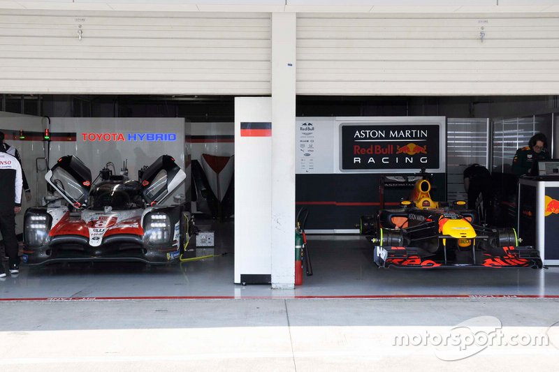 Toyota TS 050 and Red Bull F1
