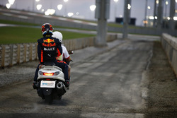 Daniel Ricciardo, Red Bull Racing RB13, retired from the race