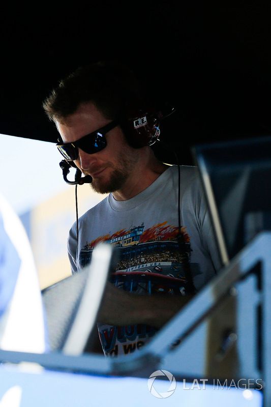 Dale Earnhardt Jr on the Alex Bowman, Hendrick Motorsports Chevrolet Camaro pit box