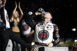 Kevin Harvick, Stewart-Haas Racing, Jimmy John's Ford Fusion, festeggia