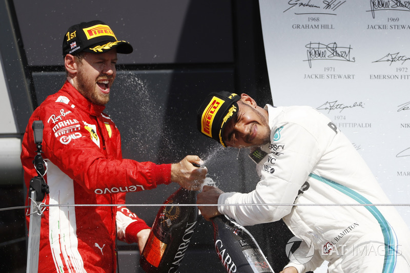 Sebastian Vettel, Ferrari, y Lewis Hamilton, Mercedes AMG F1