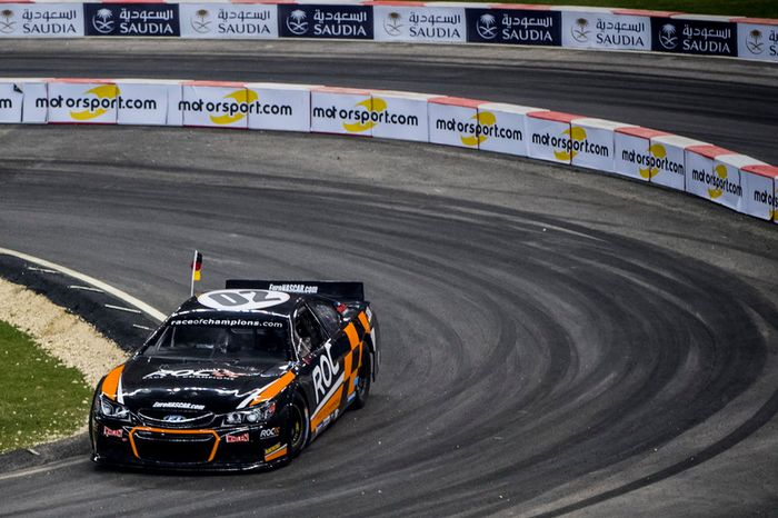 René Rast del equipo Alemania conduciendo el Whelen NASCAR