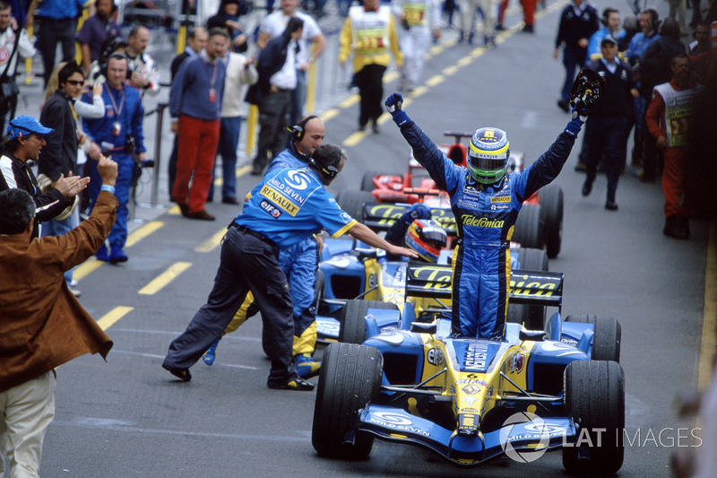 Race winner Giancarlo Fisichella, Renault F1 Team R25