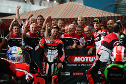 Marco Melandri, Ducati Team, Chaz Davies, Ducati Team nel parco chiuso