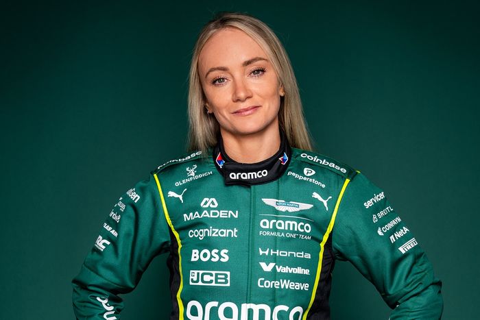 Jessica Hawkins, Aston Martin Racing