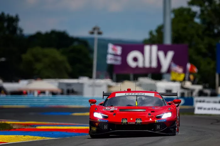 #62 Risi Competizione Ferrari 296 GT3 EVO: Daniel Serra, Davide Rigon, Ben Barker