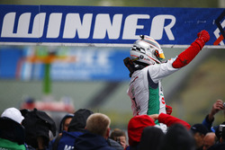 Ganador de la carrera Mehdi Bennani, Sébastien Loeb Racing, Citroën C-Elysée WTCC