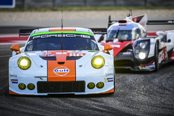 #86 Gulf Racing, Porsche 911 RSR: Michael Wainwright, Adam Carroll, Ben Barker