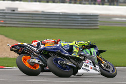 Valentino Rossi, Yamaha Factory Racing; Marc Marquez, Repsol Honda Team