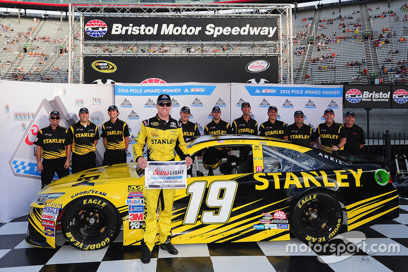 Polesitter Carl Edwards, Joe Gibbs Racing Toyota