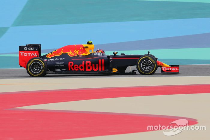 Daniil Kvyat, Red Bull Racing RB12