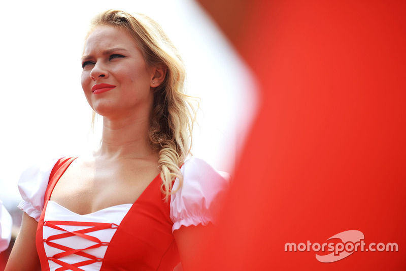 Grid girl