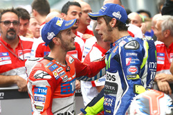 Race winnaar Andrea Dovizioso, Ducati Team, tweede plaats Valentino Rossi, Yamaha Factory Racing