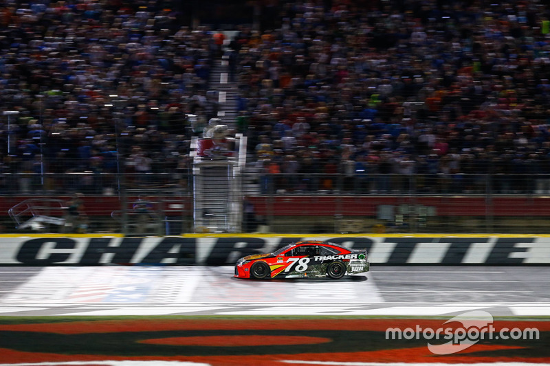 Charlotte: Martin Truex Jr. (Furniture-Row-Toyota)