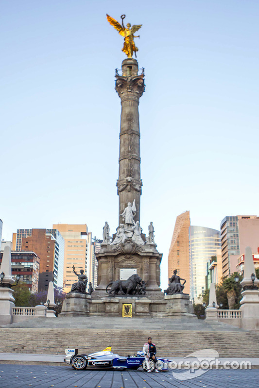 Salvador Duran, Team Aguri en el Ángel de la Independencia en la Ciudad de México