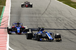 Pascal Wehrlein, Sauber C36, Carlos Sainz Jr., Scuderia Toro Rosso STR12, Kevin Magnussen, Haas F1 Team VF-17