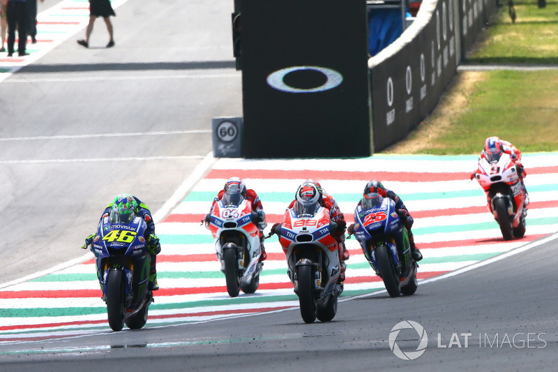 Валентино Россі, Yamaha Factory Racing, Хорхе Лоренсо, Ducati Team