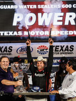 Will Power, Team Penske Team Penske Chevrolet in victory lane with guns