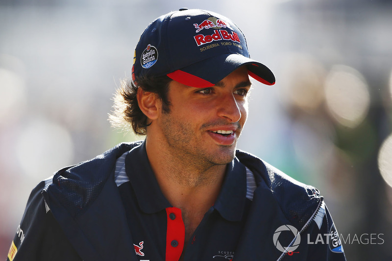 Карлос Сайнс-мол., Scuderia Toro Rosso