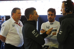 Fernando Alonso, McLaren, y Zak Brown, director ejecutivo de McLaren Technology Group