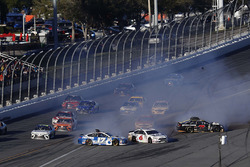 Ricky Stenhouse Jr., Roush Fenway Racing Ford, Trevor Bayne, Roush Fenway Racing Ford, in trouble