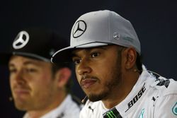 Lewis Hamilton, Mercedes AMG F1 et son équipier Nico Rosberg, Mercedes AMG F1 lors de la conférence de presse de la FIA