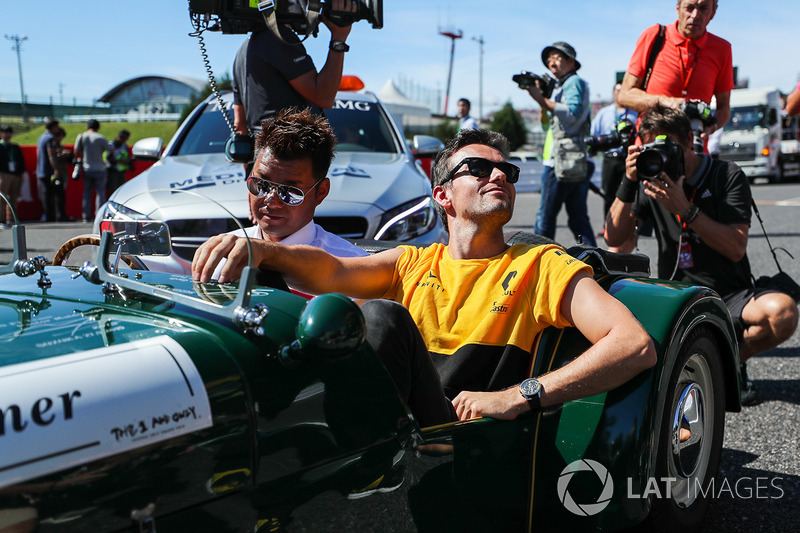 Jolyon Palmer, Renault Sport F1 Team on the drivers parade