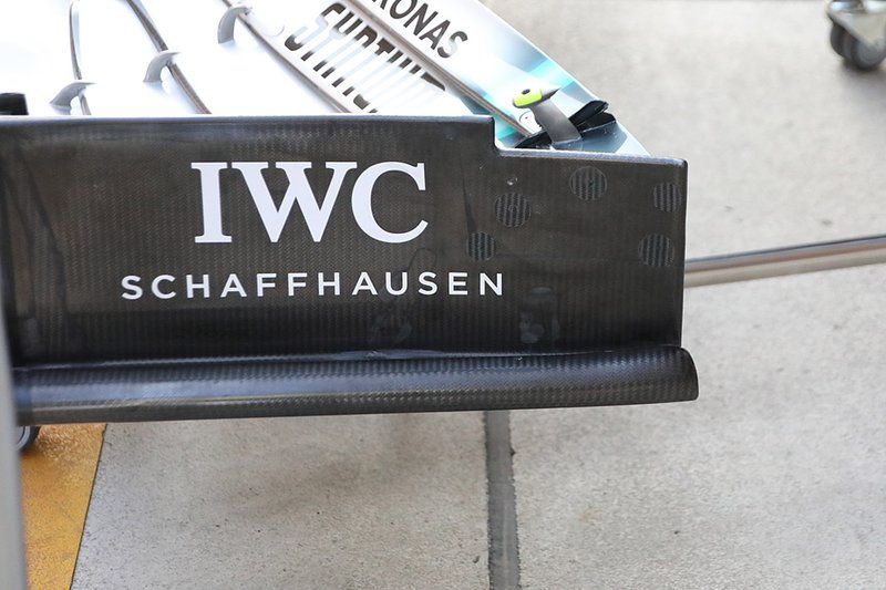 Detalle del alerón delantero del Mercedes AMG F1 W10 