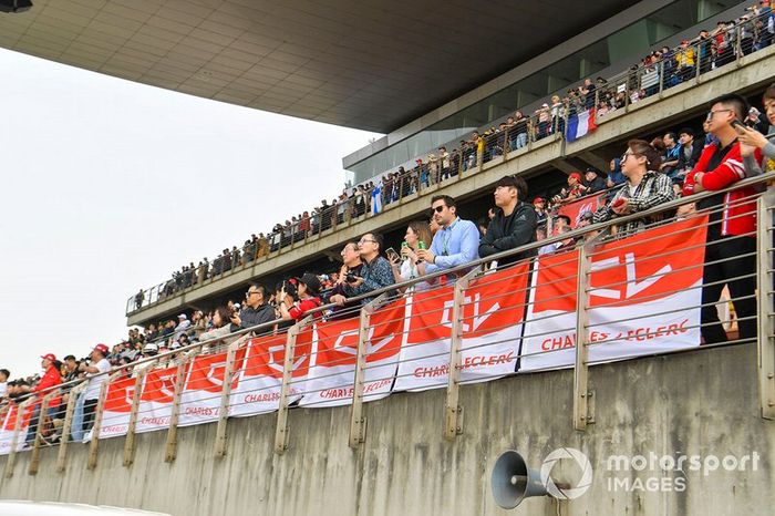 Pubblico sostiene Charles Leclerc, Ferrari