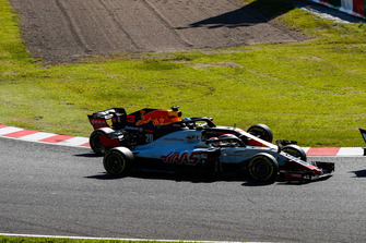 Kevin Magnussen, Haas F1 Team VF-18, Daniel Ricciardo, Red Bull Racing RB14
