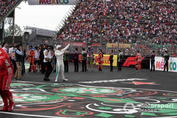 Lewis Hamilton, Mercedes AMG F1 celebra en parc ferme 