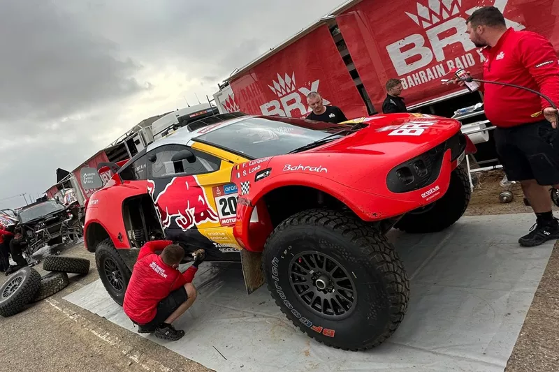 #201 Bahrain Raid Xtreme Prodrive: Sébastien Loeb, Fabian Lurquin 