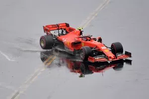 Charles Leclerc, Ferrari SF90, loses control of his car