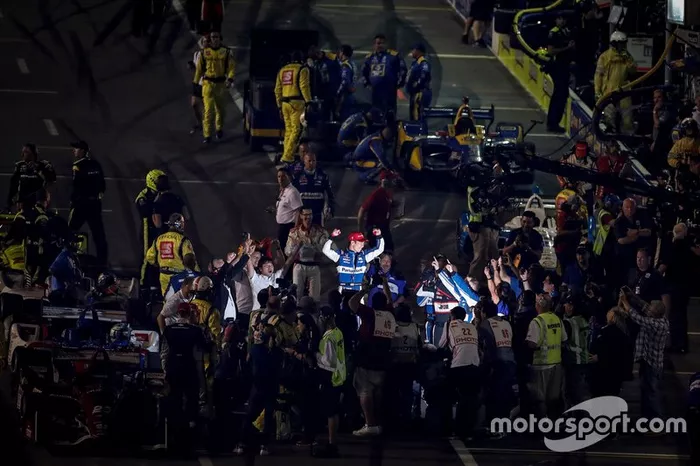 Il vincitore della gara Takuma Sato, Rahal Letterman Lanigan Racing Honda