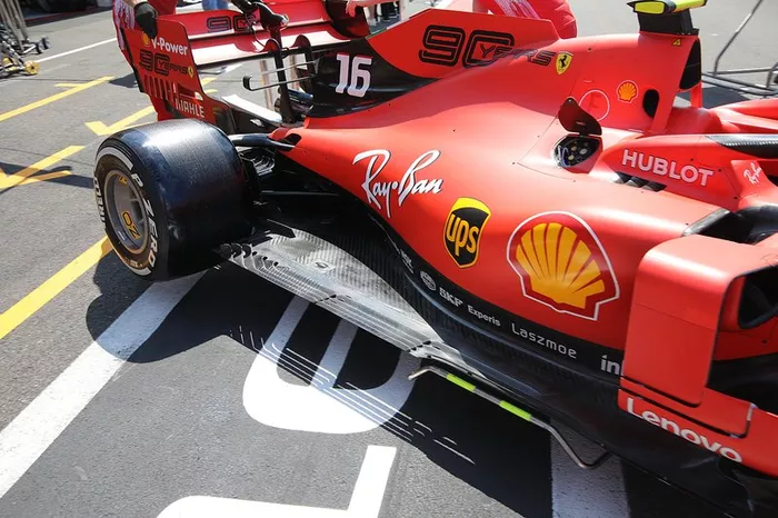 Ferrari SF90 yan detay
