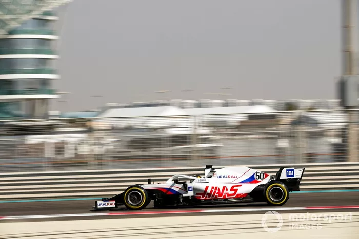Robert Shwartzman, Haas VF-21 