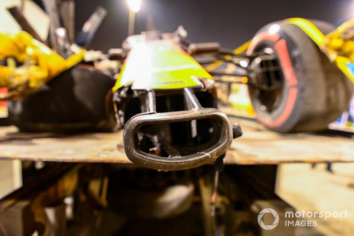 El monoplaza dañado de Alex Albon, Red Bull Racing RB16