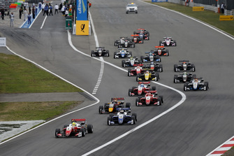 Départ : Mick Schumacher, PREMA Theodore Racing Dallara F317 - Mercedes-Benz leads