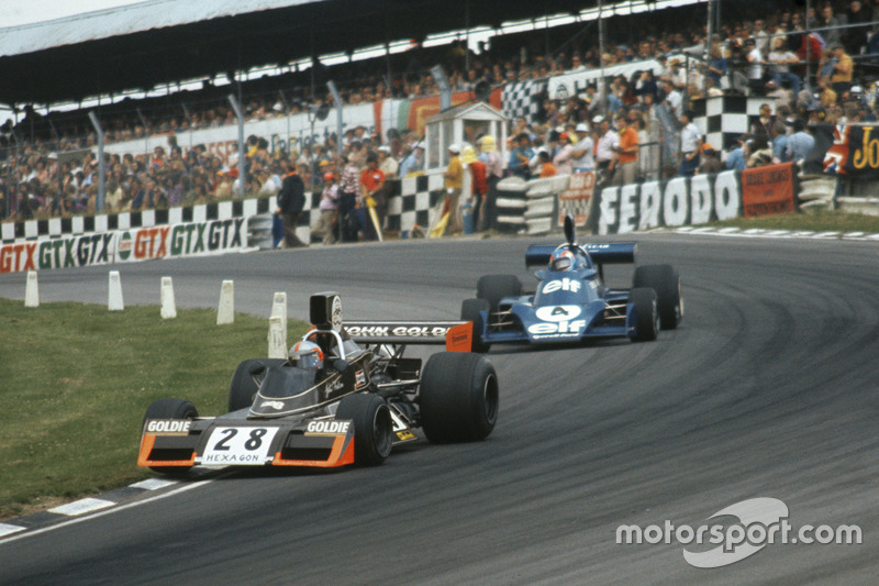 John Watson, Brabham-Ford BT42, voor Patrick Depailler, Tyrrell-Ford 007